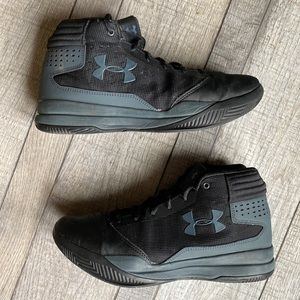Under Armour Mid Tops 6.5